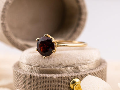 Vintage Garnet Ring Flower Ring 14k Solid Gold Ring January Birthstone ring, size 3.5