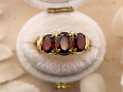 Vintage Garnet Ring garnet three stone ring 10k Solid Gold Ring January Birthstone ring, size 6.75