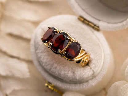 Vintage Garnet Ring garnet three stone ring 10k Solid Gold Ring January Birthstone ring, size 6.75