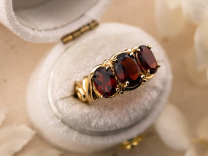 Vintage Garnet Ring garnet three stone ring 10k Solid Gold Ring January Birthstone ring, size 6.75