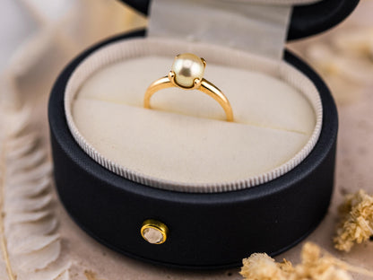 Vintage pearl ring 14k solid gold statement or engagement ring cultured pearl genuine antique ring vintage ring, size 8