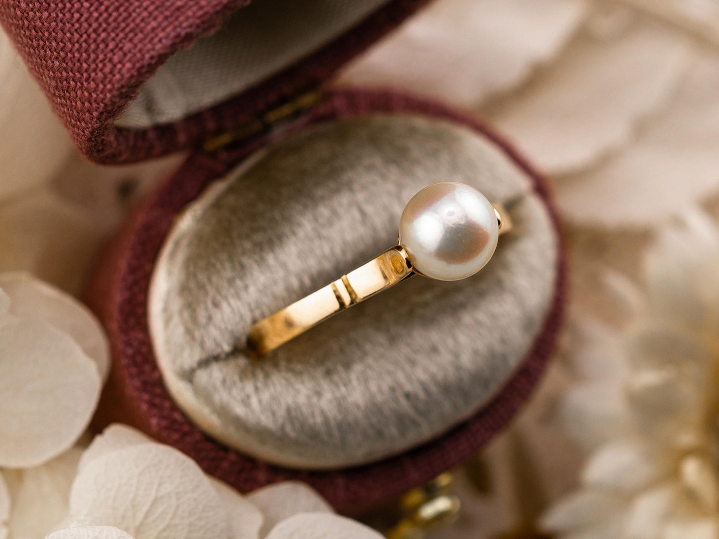 Vintage pearl ring 14k solid gold cultured pearl ring yellow gold ring solitaire ring antique ring, size 8.25