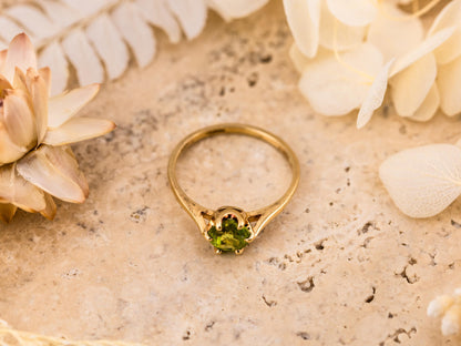 Vintage peridot ring 14k solid yellow gold august birthstone ring, genuine antique vintage ring solitaire ring natural peridot, size 7