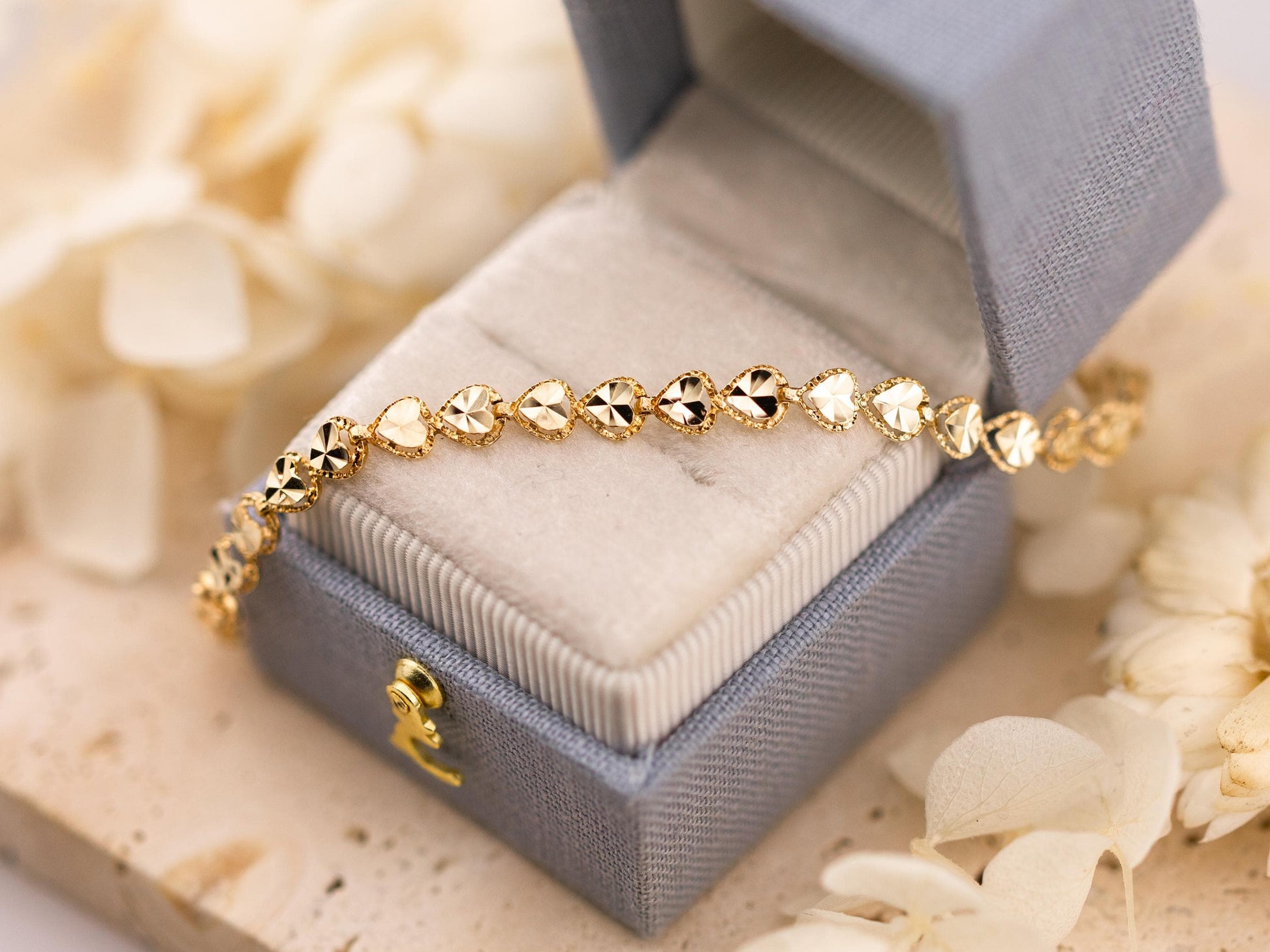 Vintage bracelet 14k solid yellow gold heart