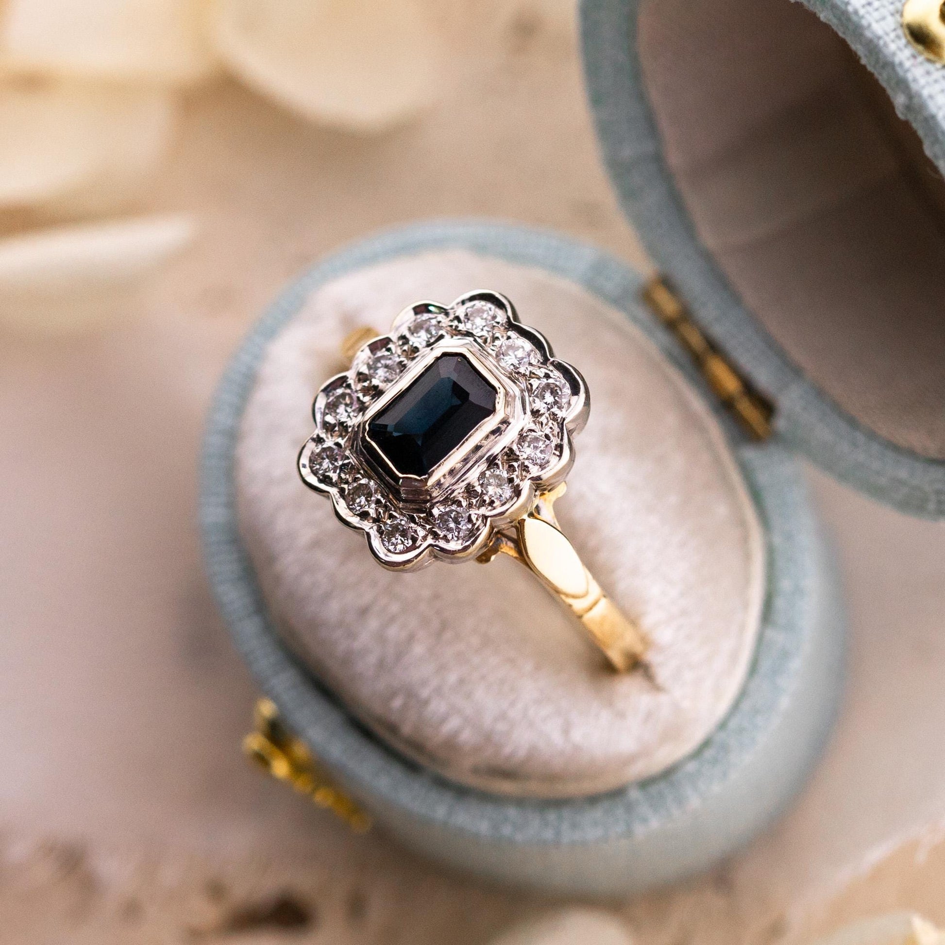 Vintage sapphire and diamond halo ring 14k solid gold, size 7.25