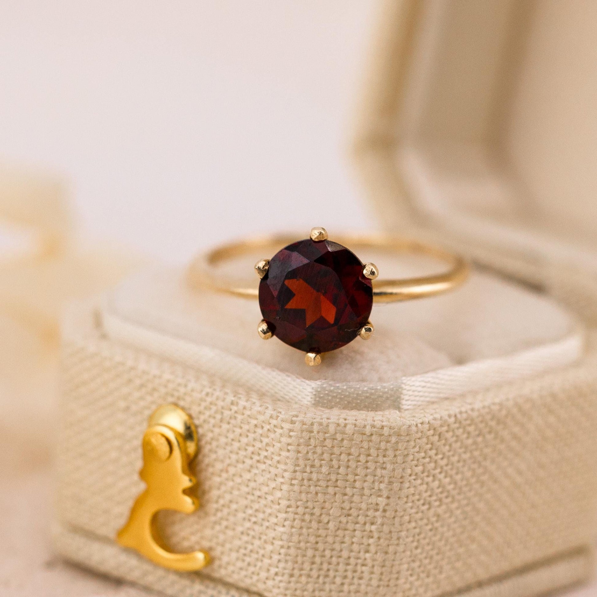 Vintage Garnet Ring, 14k Solid Gold January Birthstone