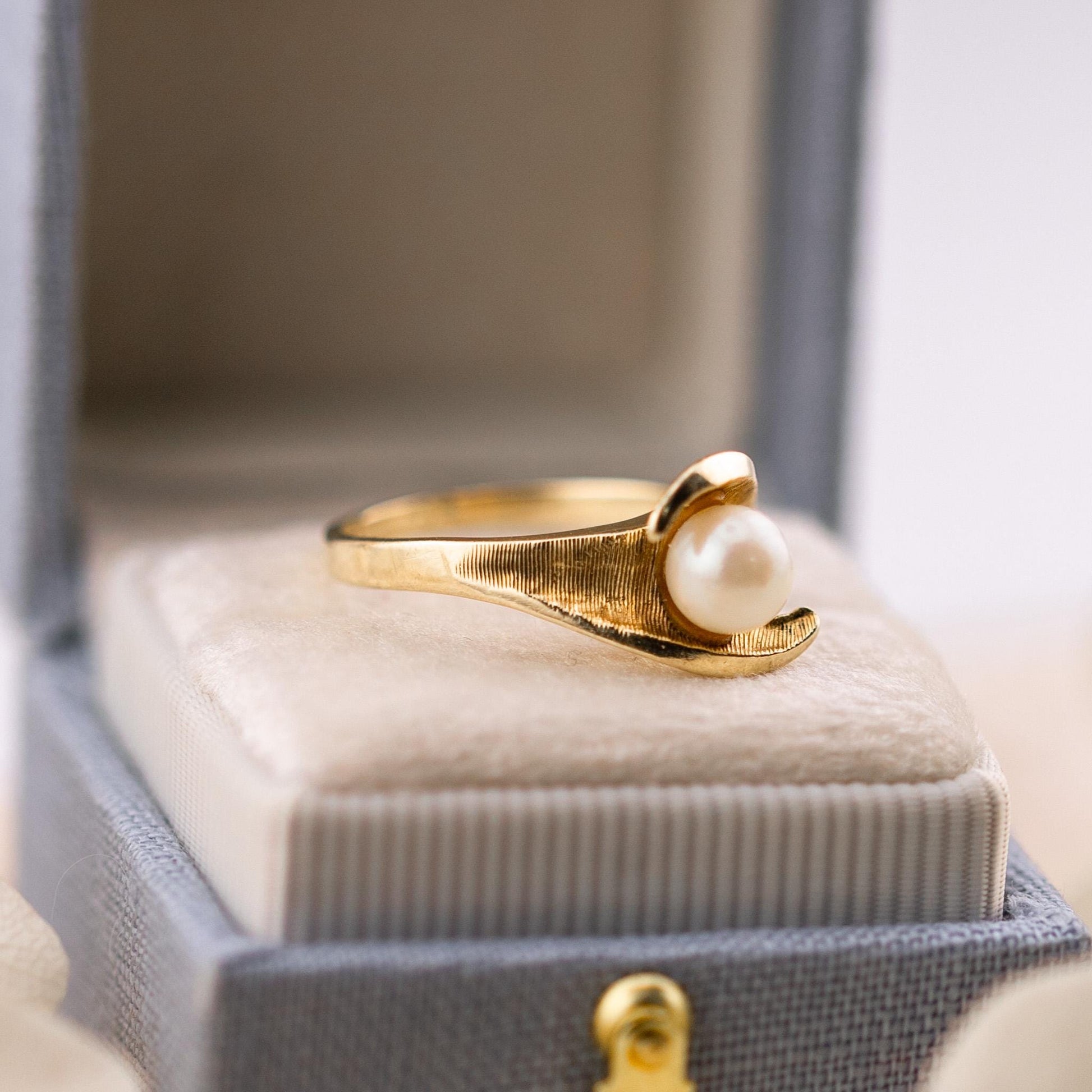 Vintage 14k Gold Pearl Ring: Bypass Statement Ring, Size 5.5