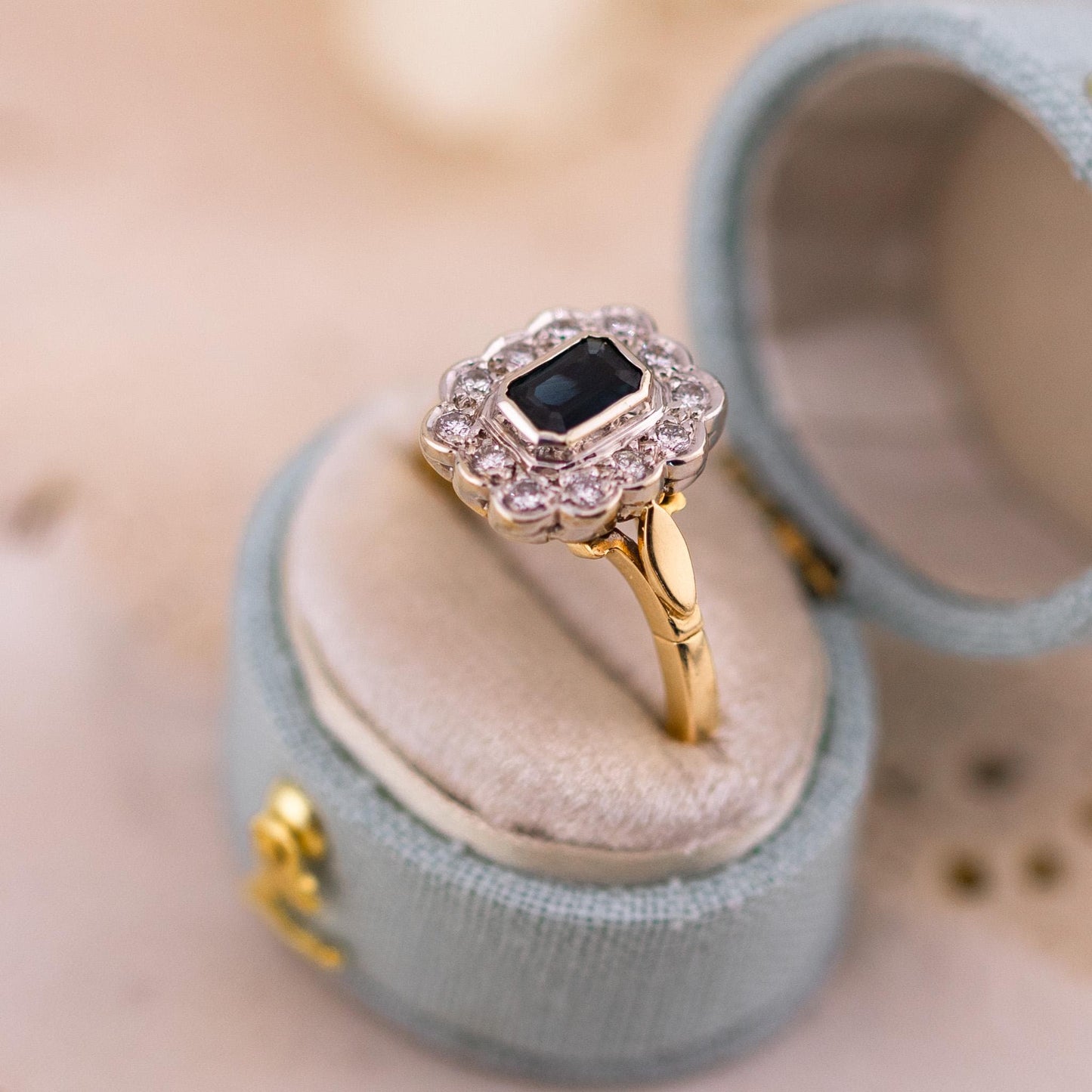 Vintage sapphire and diamond halo ring 14k solid gold, size 7.25
