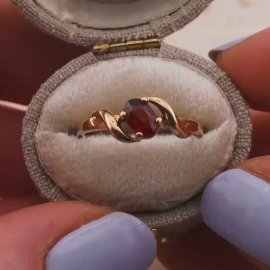 Vintage Garnet ring flower ring 10k solid gold ring January Birthstone ring, size 6