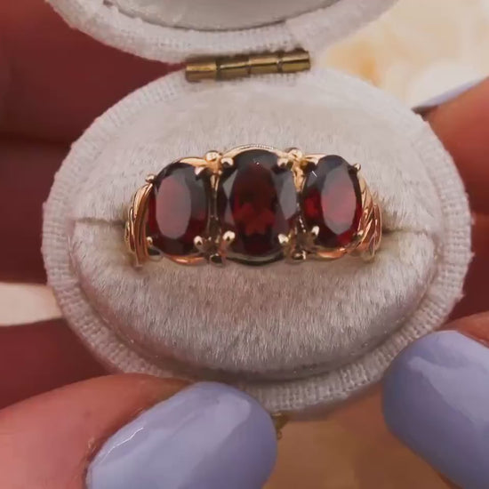 Vintage Garnet Ring garnet three stone ring 10k Solid Gold Ring January Birthstone ring, size 6.75