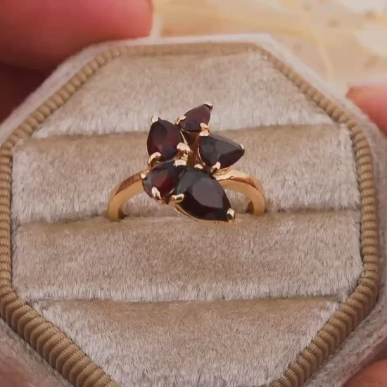 Vintage Garnet Ring Flower Ring 14k Solid Gold Ring January Birthstone ring, size 3.5