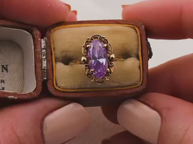 Vintage Oval Amethyst Filigree 10k Gold Ring, Size 5.5