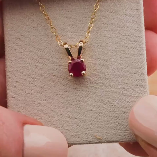 Vintage 14k Gold Garnet Pendant Necklace: Heirloom Statement Jewelry