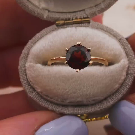 Vintage Garnet Ring Flower Ring 14k Solid Gold Ring January Birthstone ring, size 4.75