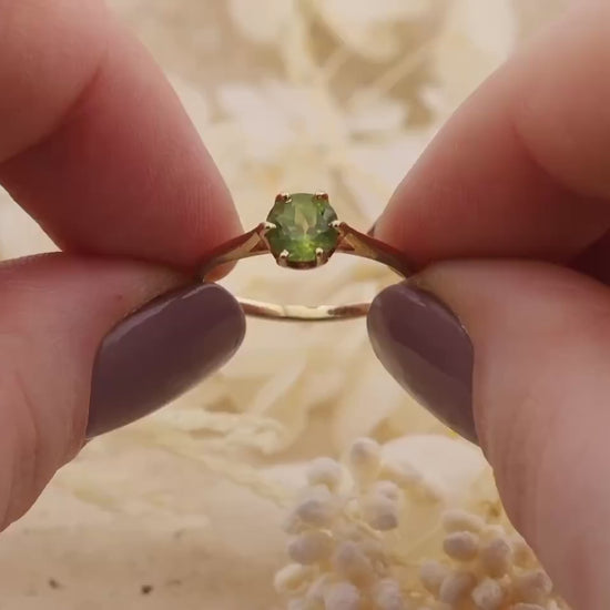 Vintage peridot ring 14k solid yellow gold august birthstone ring, genuine antique vintage ring solitaire ring natural peridot, size 7