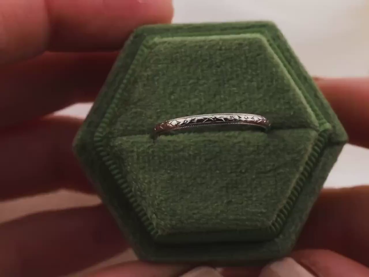 Vintage 18k White Gold Wedding Band, Milgrain Floral Ring Size 10